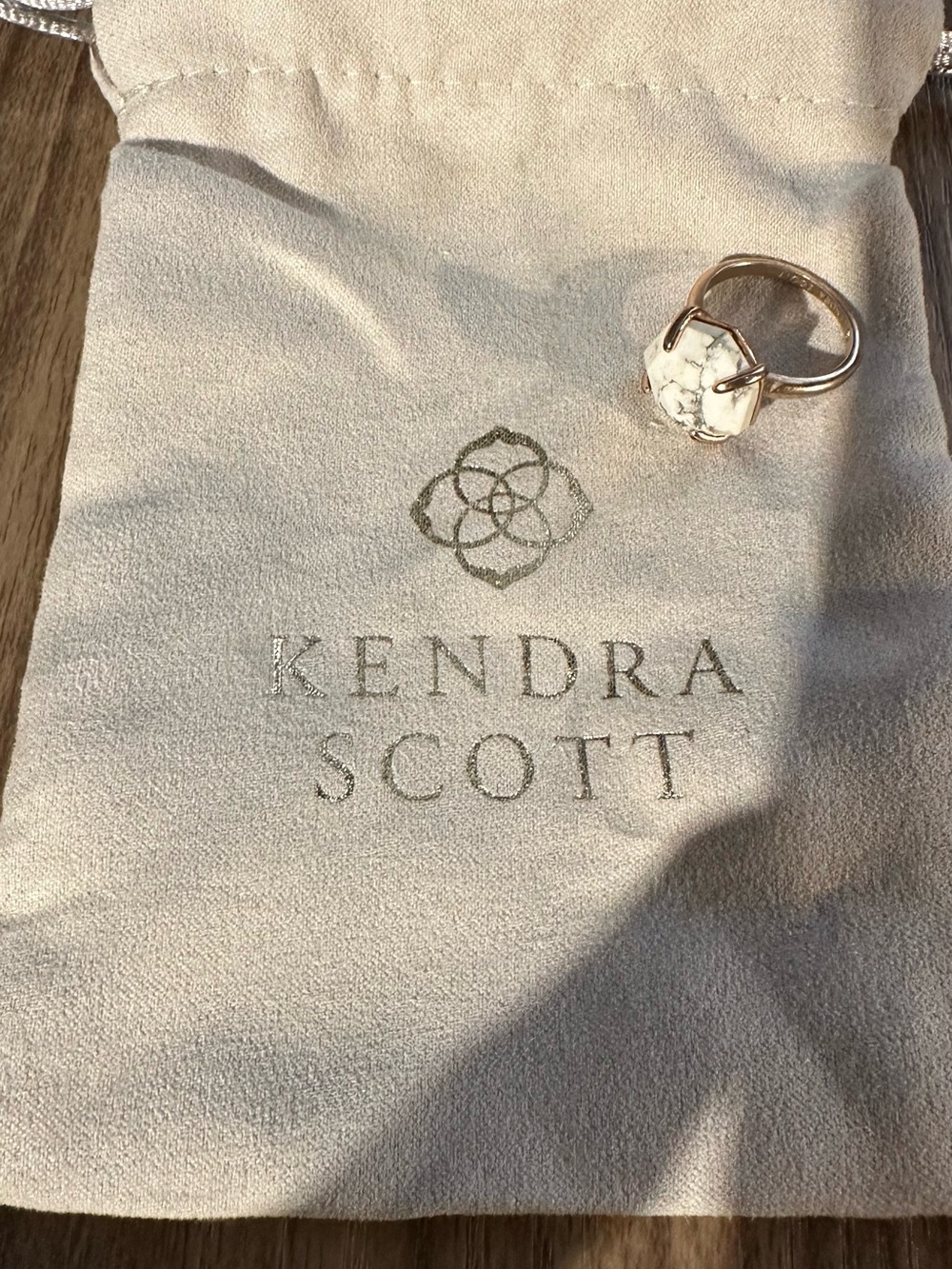 Kendra Scott White Howlite Statement Ring in Gold-Tone